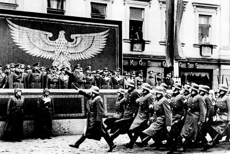 Начало войны гитлеровской германии. Парад в Германии 1939. Парад армий Германии и Польши в Чехословакии 1938. Парад рейха 1939.
