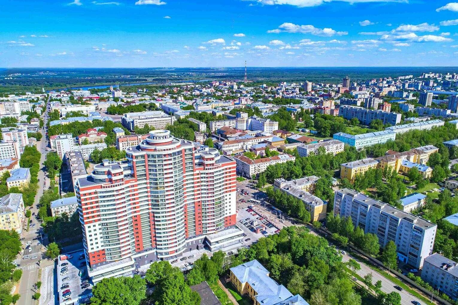 Киров размер. Город киров октябрьский проспект. октябрьский проспект города кирова. район алые паруса киров. киров октябрьский проспект аллея.