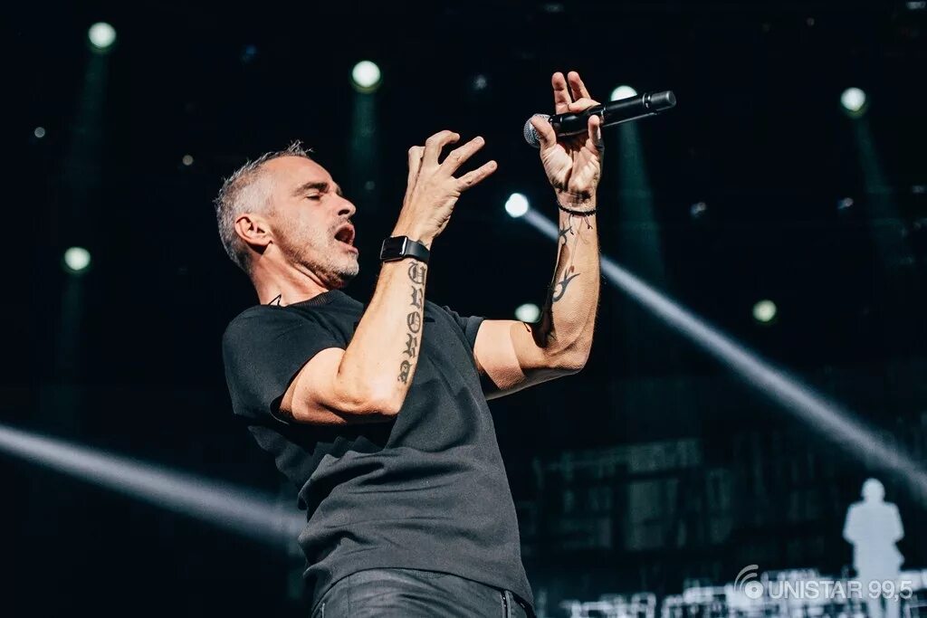 Концерт Рамазотти. Eros Ramazzotti. Рамазотти концерт 13 апреля 2015 афиша. Эрос Рамазотти фото сейчас.