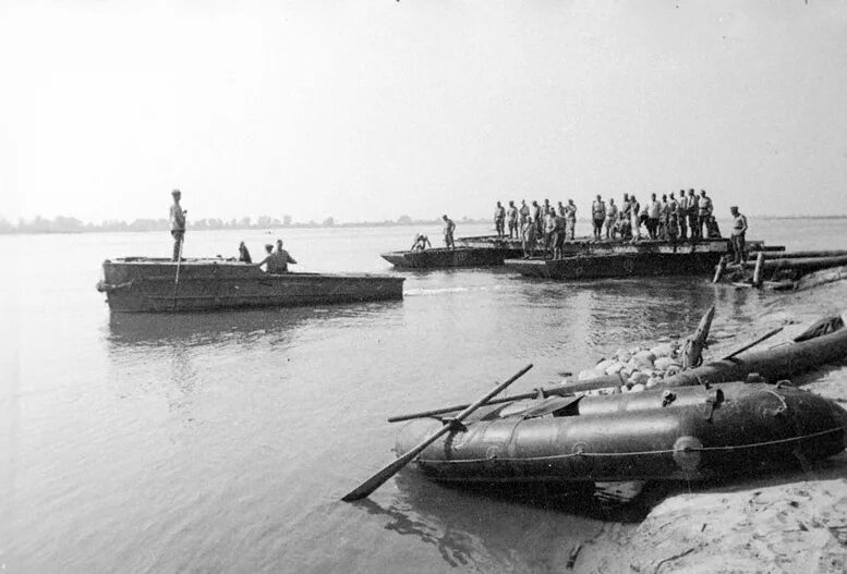 Форсирование реки нарев. Форсирование реки висла. Форсирование вислы август 1944. Форсирование реки висла. Битва за днепр 1943.