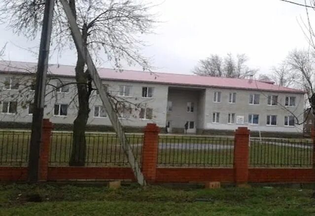 Саратовская область петровск здания архитектуры. Школа 2 петровск саратовская. Школа номер 2 петровск саратовская область. Моу сош 1 г петровска. Спту петровск.