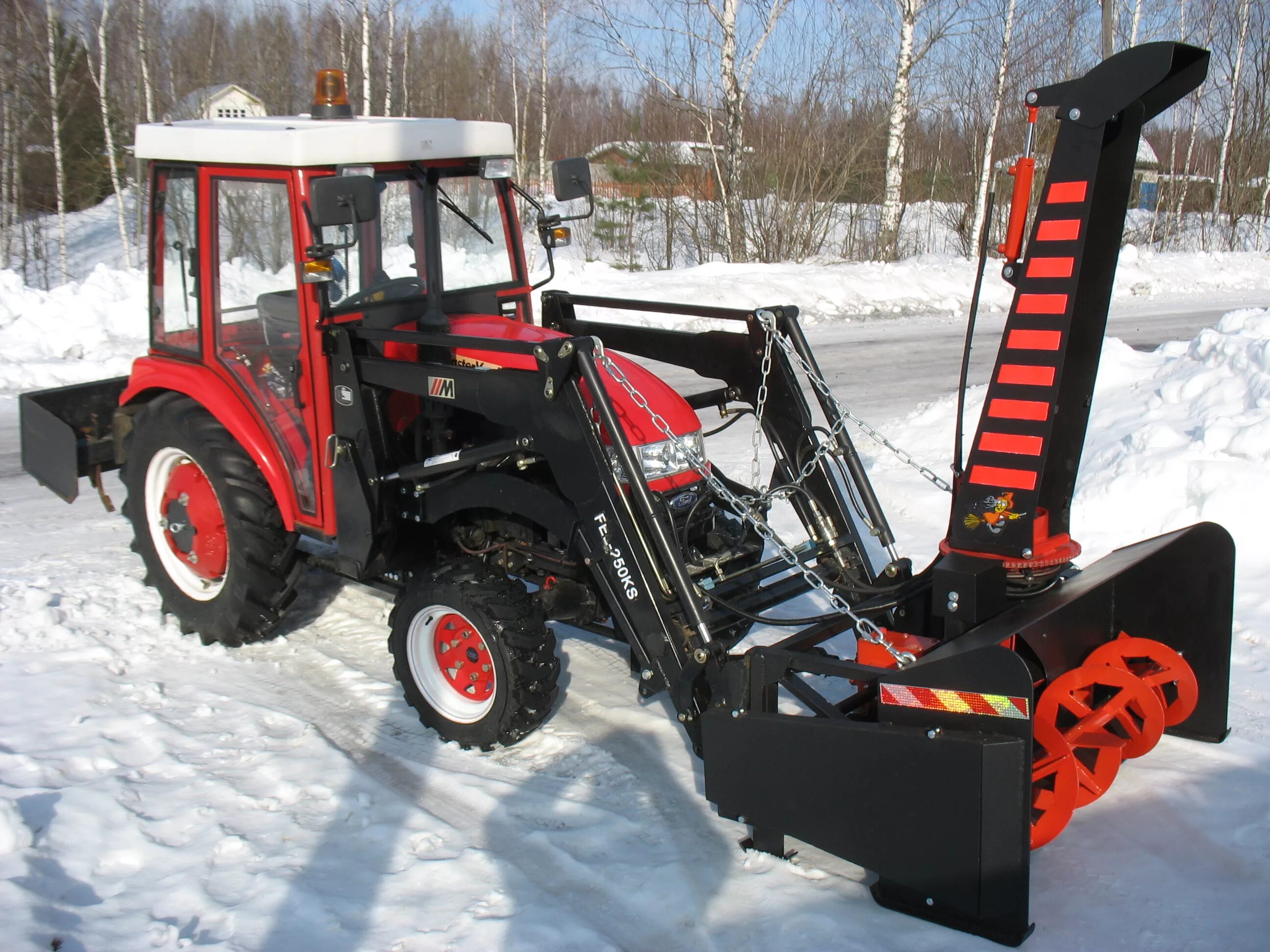 Снегоротор на МТЗ 320. Навесное оборудование для трактора Беларус 320.4. Навесное оборудование для трактора МТЗ 320. Беларус-320.4. Мини тракторы с ковшом