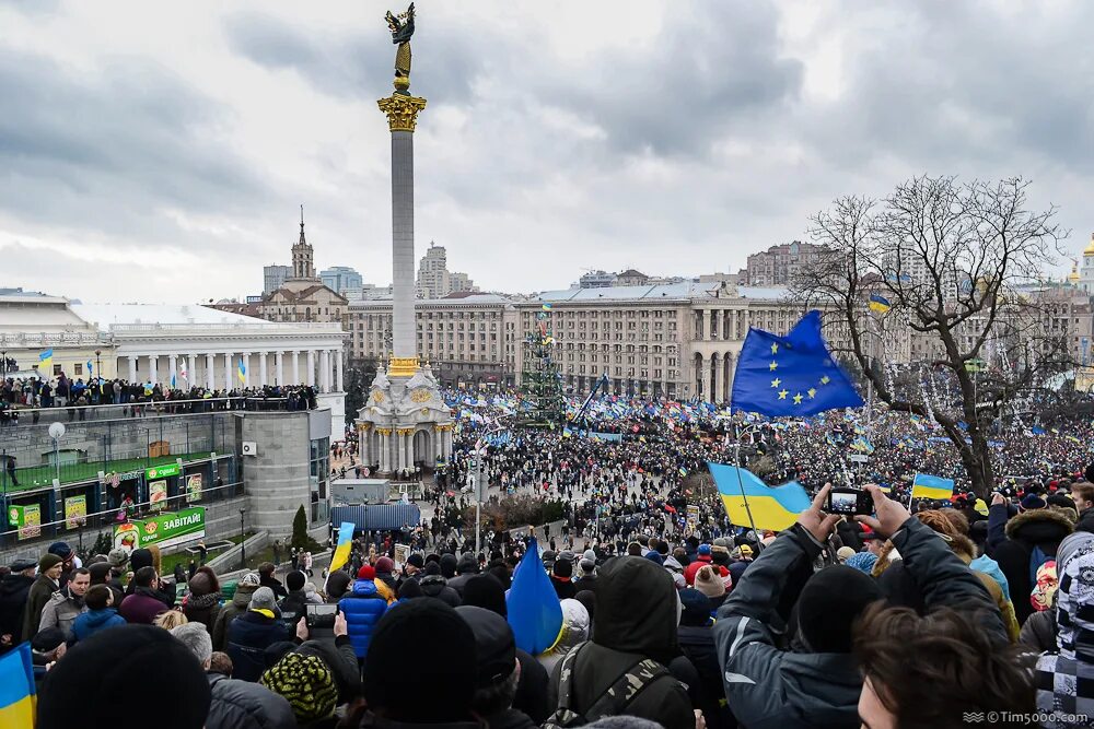 11 майдан. Майдан Украина 2013. Киев 2013 Майдан. Майдан Киев 2014 Михайловская площадь. Киев 1 декабря 2013.