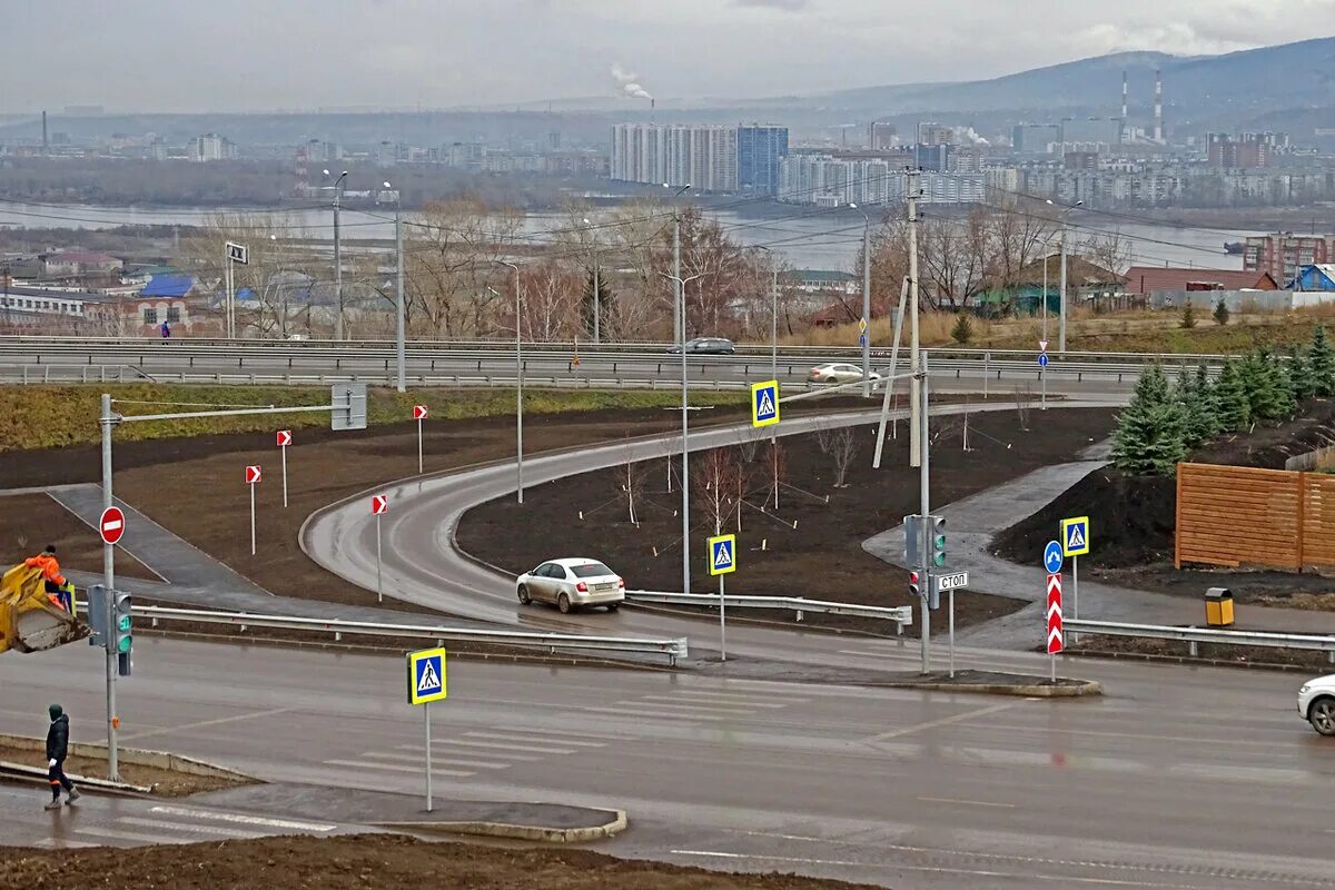 В красноярске на николаевском мосту. Николаевский проспект Красноярск. Николаевский проспект мост в Красноярске. Проект развязки Волочаевская Красноярск. Съезд с Николаевского моста на Киренского.