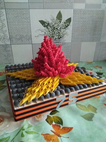 Поделки ко дню победы. Выставка ко дню победы в детском саду. Поделки великой победы. Поделки великой победы. Необычные поделки к 9 мая.