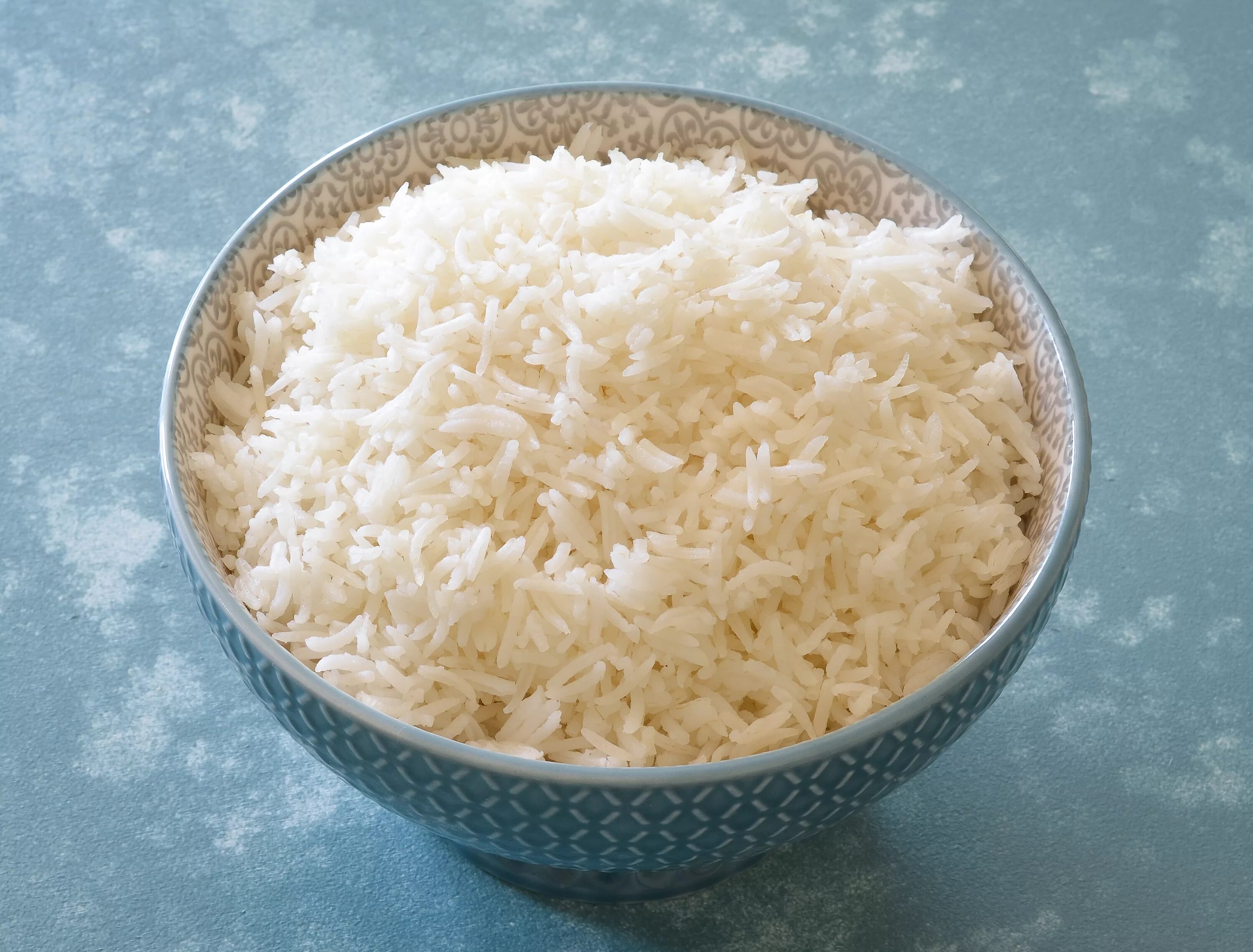 Кипящий рис. Рис басмати вареный. Рассыпчатый рис басмати. Длиннозерный рассыпчатый рис. Длиннозерный рис вареный.