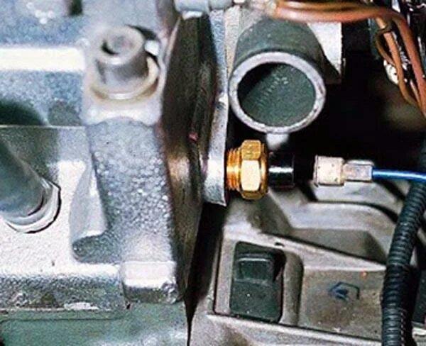 Датчик охлаждающей жидкости ваз 2114. Датчик температуры приора 126. Датчик температуры охлаждающей жидкости 423 3828. Ваз датчик температуры в блоке. Датчик температуры ваз тм106.