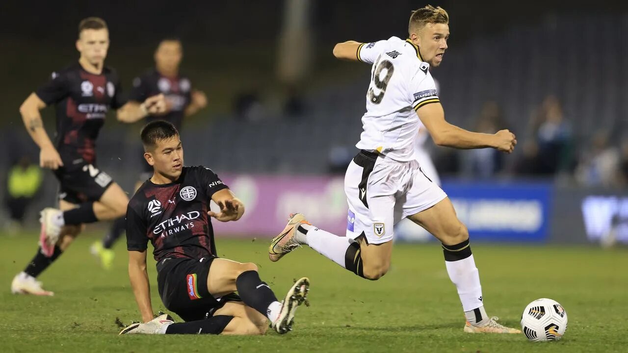 Мельбурн сити вестерн сидней прогноз. MACARTHUR FC. ФК МАКАРТУР Австралия. Мельбурн Виктори МАКАРТУР. Футбольный клуб Мельбурн Сити.