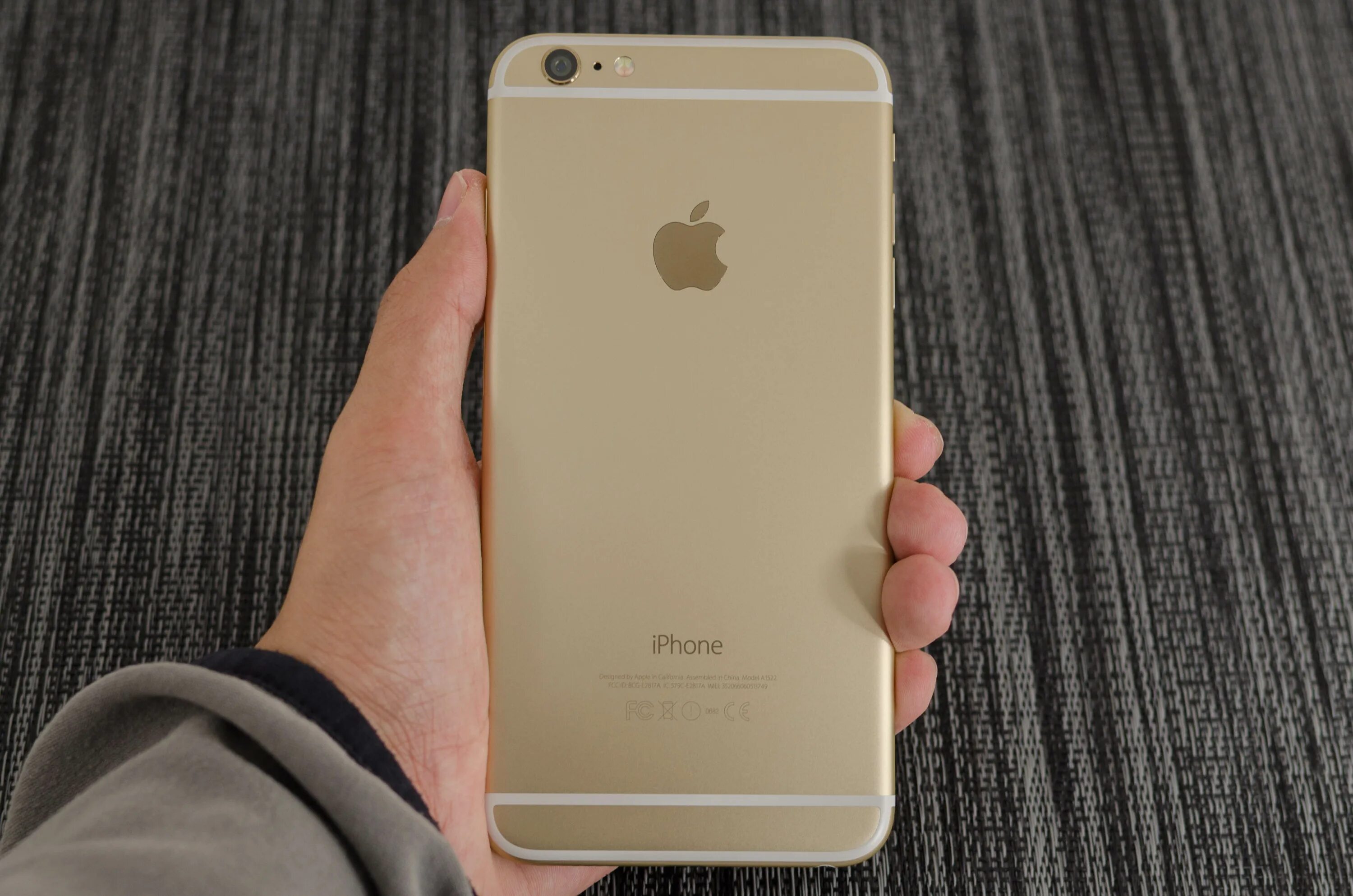 Заводской айфон 6. Iphone 6 Gold. Iphone 6 Plus Gold. Apple iphone 6 Plus 64gb. Айфон 6 16 ГБ.