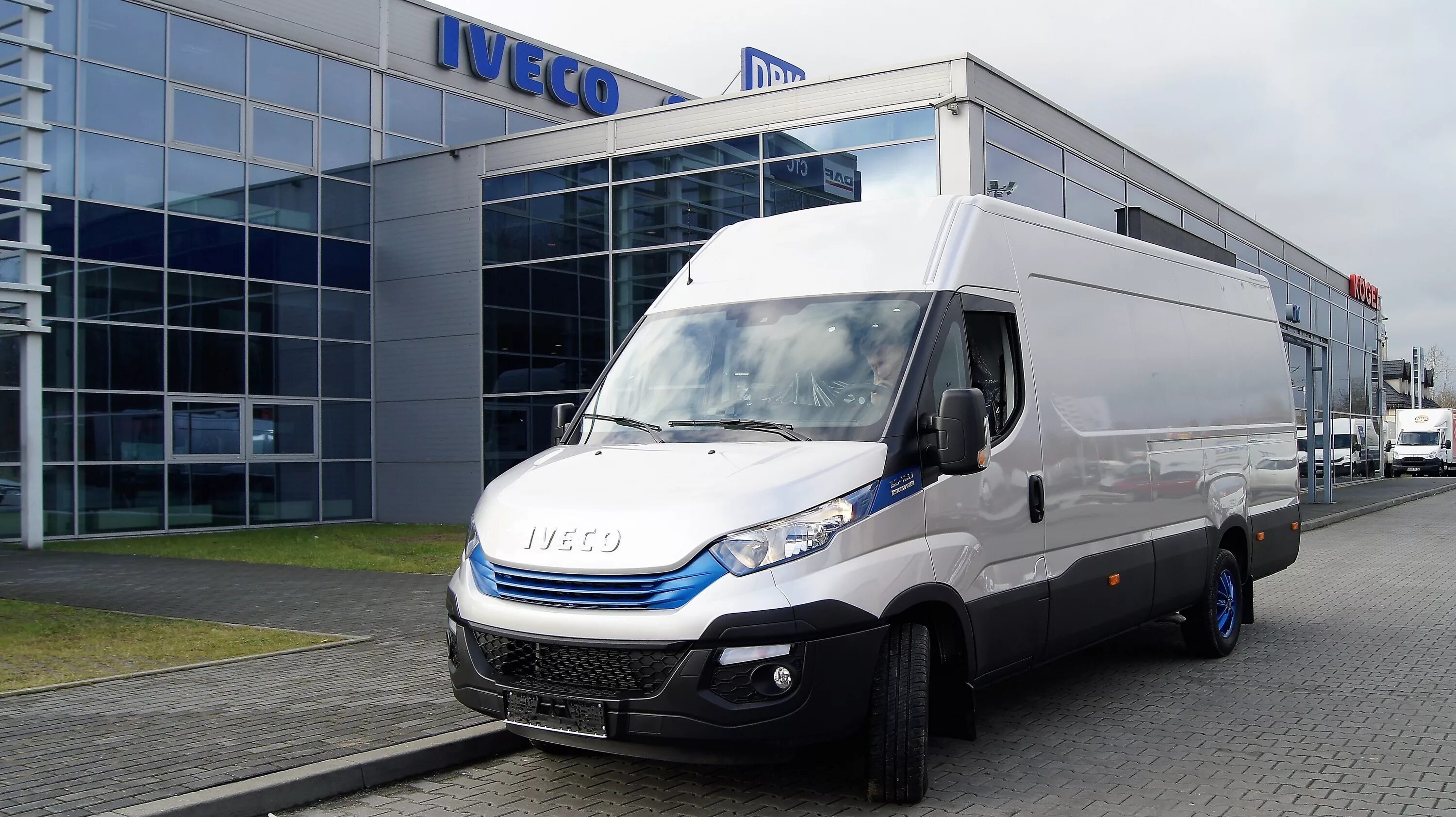 Iveco Daily 1 поколение. Iveco Daily 2017. Ивеко Дейли 2017 года. Ивеко Дейли 6 поколение. Ивеко дейли 2014