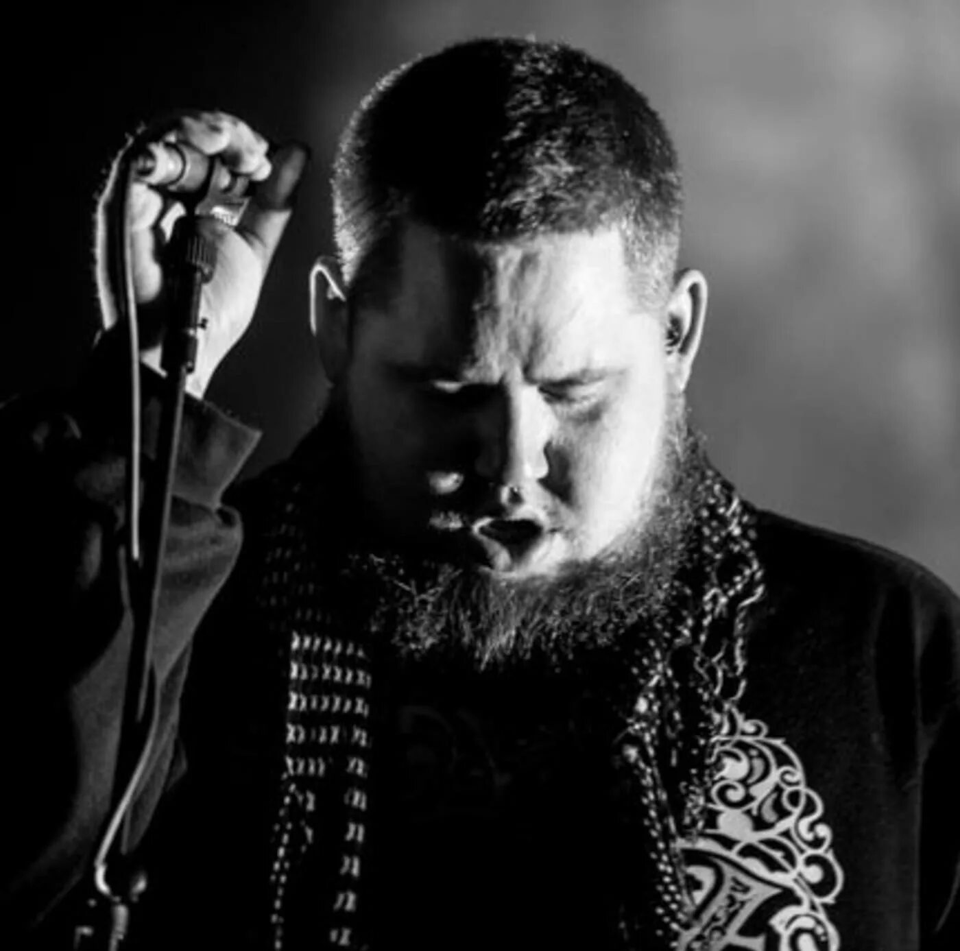 Skin rag n bone. Rag'n'Bone man. Rage n Bone man. Human Rag'n'Bone man исполнитель. Rang n Bone man.