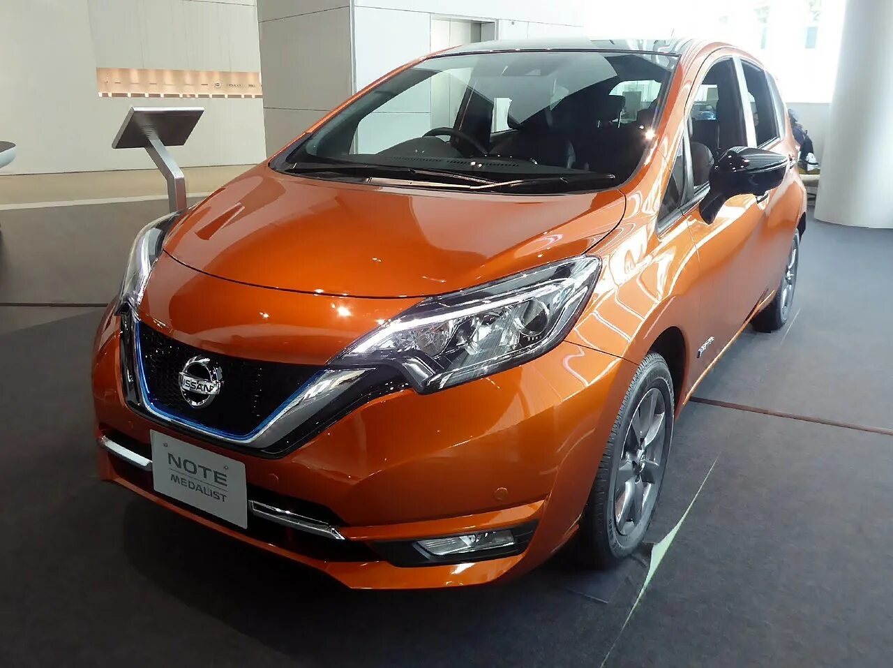 Nissan Note EPOWER. Nissan Note e12 e Power Black arrow. Ниссан ноут e-Power. Nissan Note e Power Black.