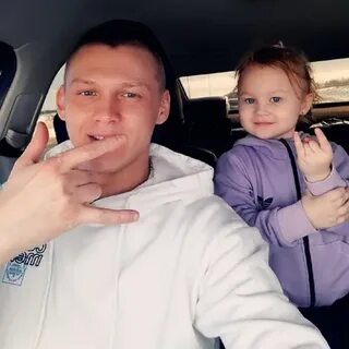 Сережа платит