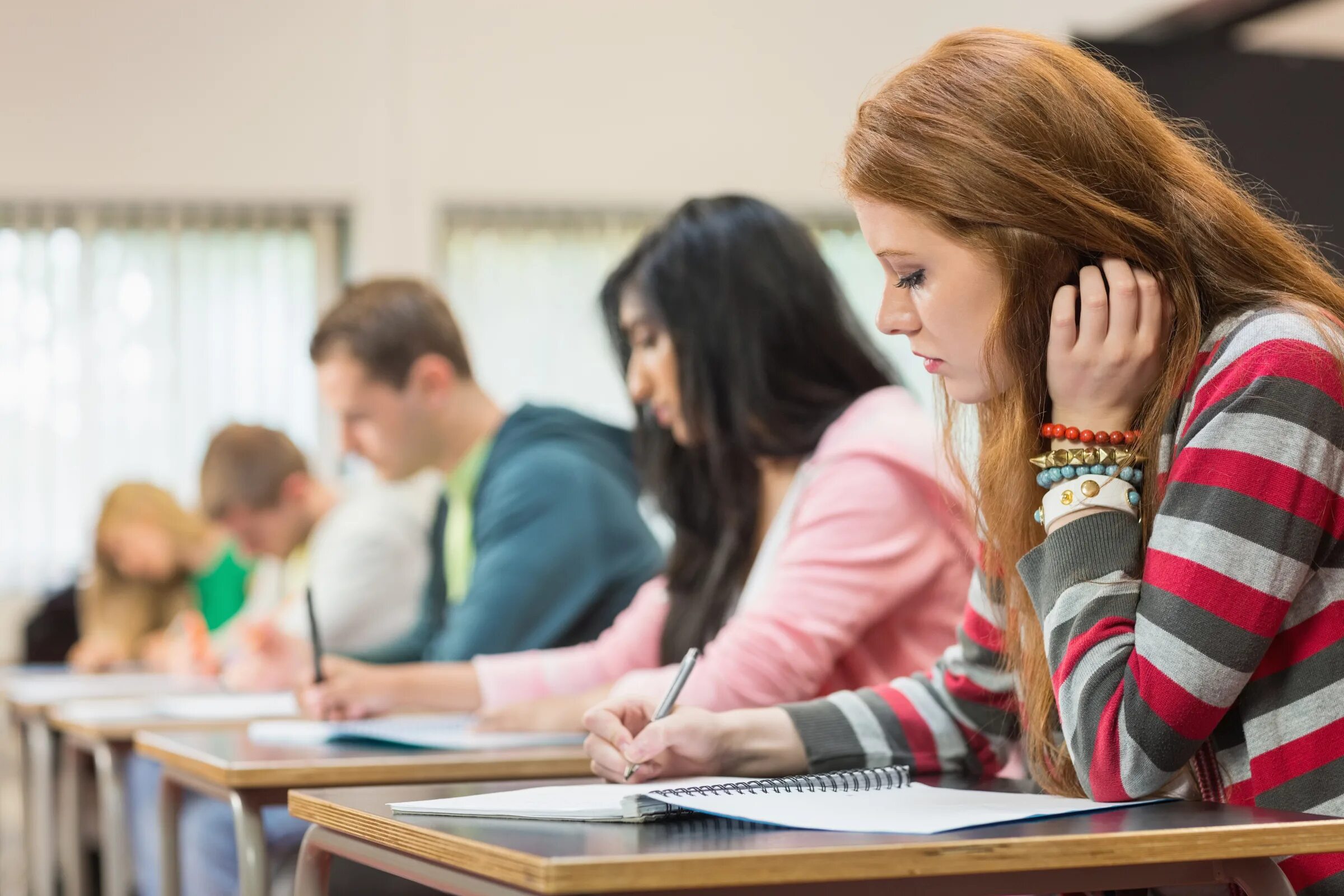 Examination student. Студент сессия. Французские школьники. Студент на экзамене. Студенты на лекции.