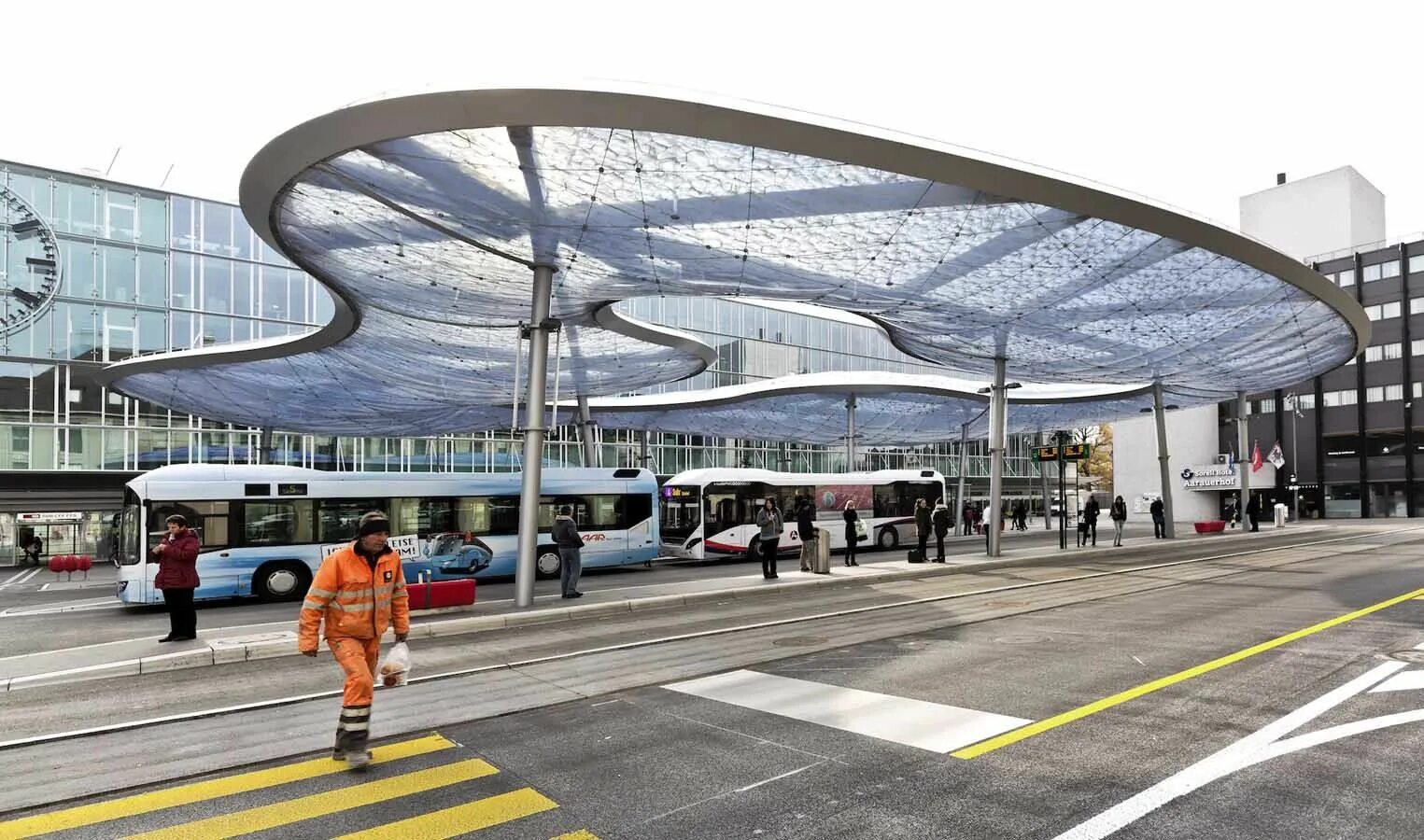 Cold bus terminal