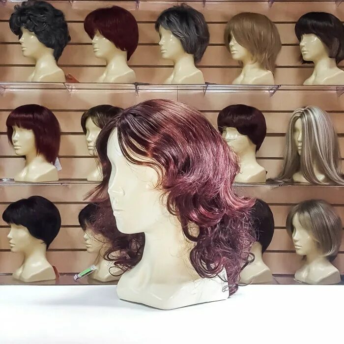 Парик в форме плавника каркасный. White wig 1700s. Формы париков. Colonial boy wig парик. Формы париков.