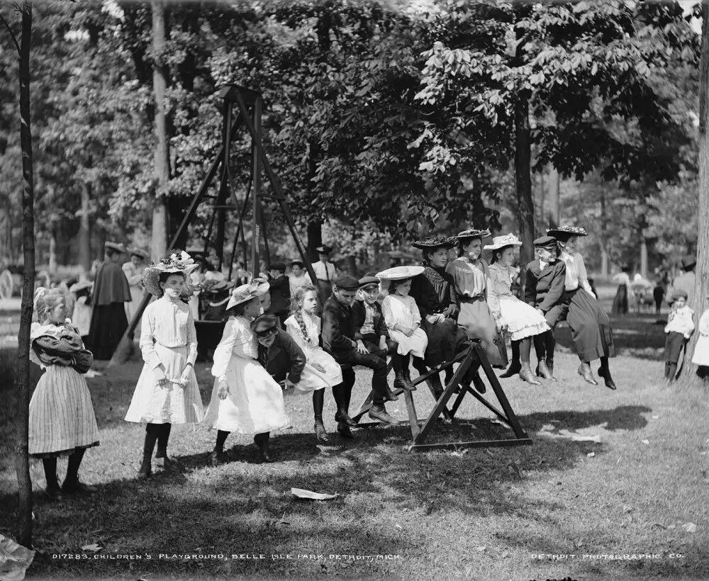 История развлечений. Детские площадки 1900 годов. Детские площадки в начале 20 века. Детская игровая площадка 1900 года. Детские площадки США начало 20 века.