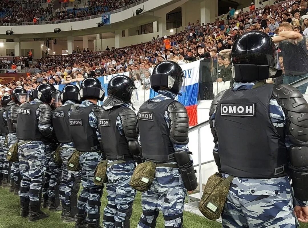 Беды России, не только дороги, но и такая скрепа, по мнению автора, как страх. П