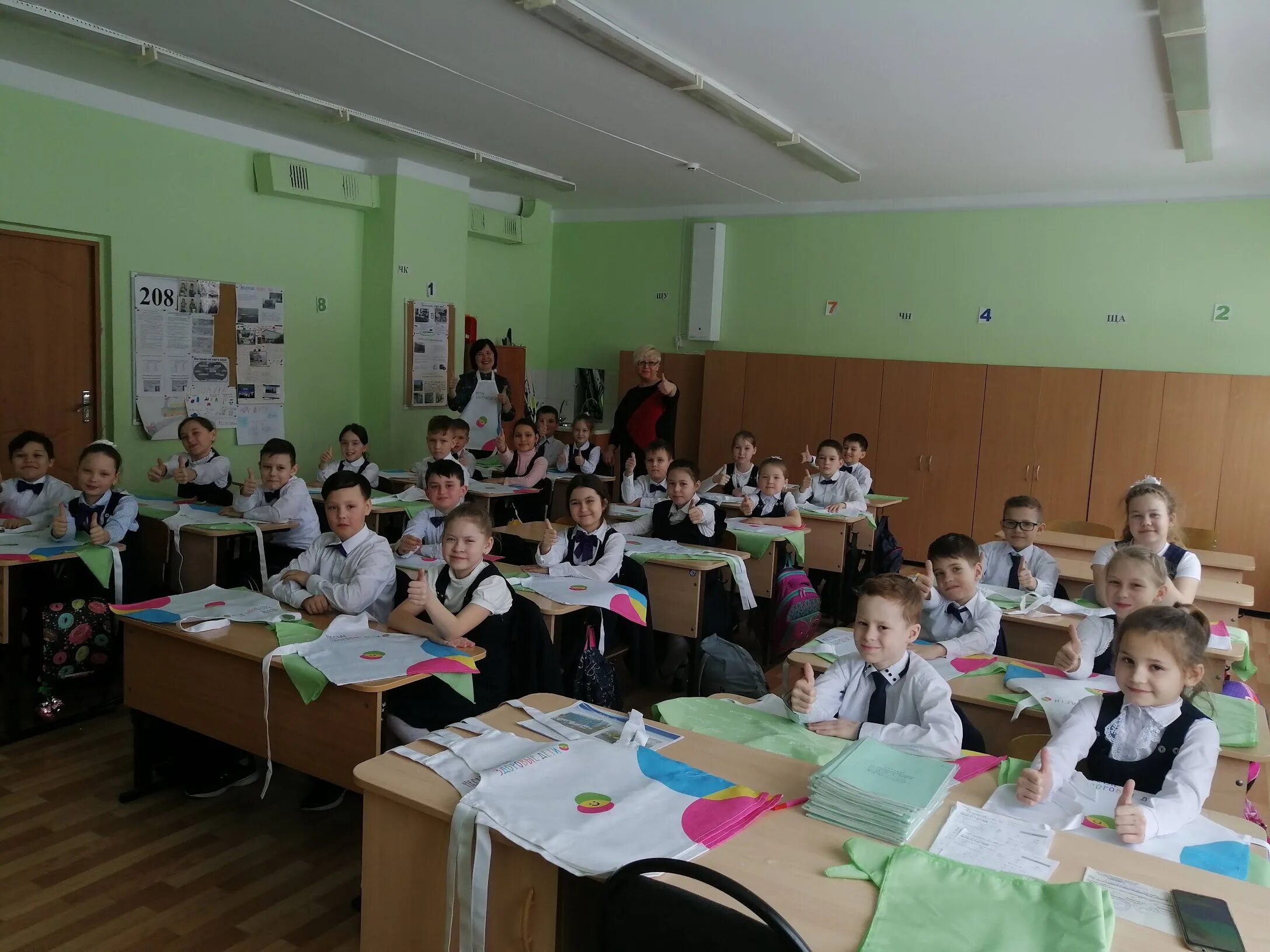 Сош 18 чебоксары. Чувашия школьники школа. сош 56 г чебоксары классы. сош 56 г чебоксары в внутри. здоровое питание глазами школьников чебоксары.
