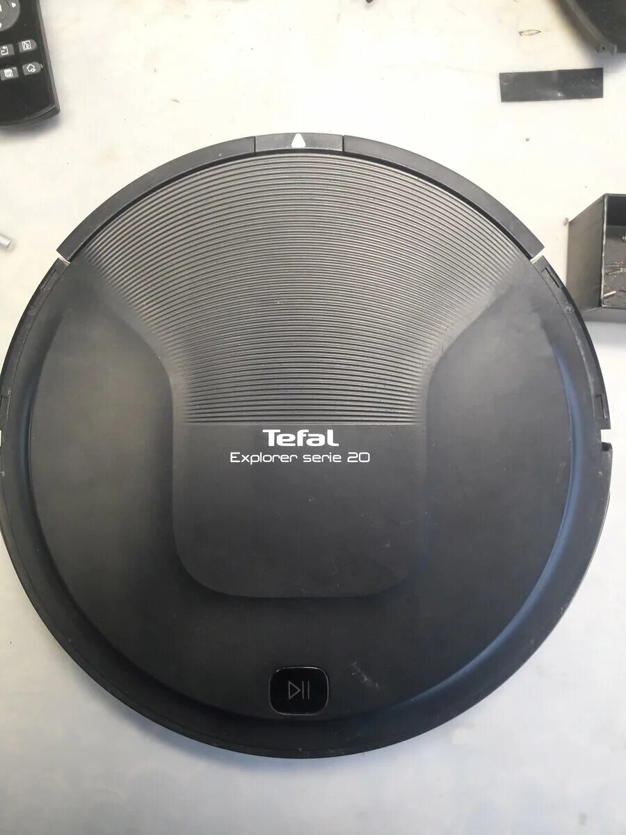 Робот пылесос tefal explorer serie. Робот-пылесос Tefal Explorer serie 20. Шильд Тефал робот пылесос. Робот-пылесос Tefal Explorer Series 20 не крутятся щетки. Tefal 60 робот-пылесос Explorer аккумулятор.