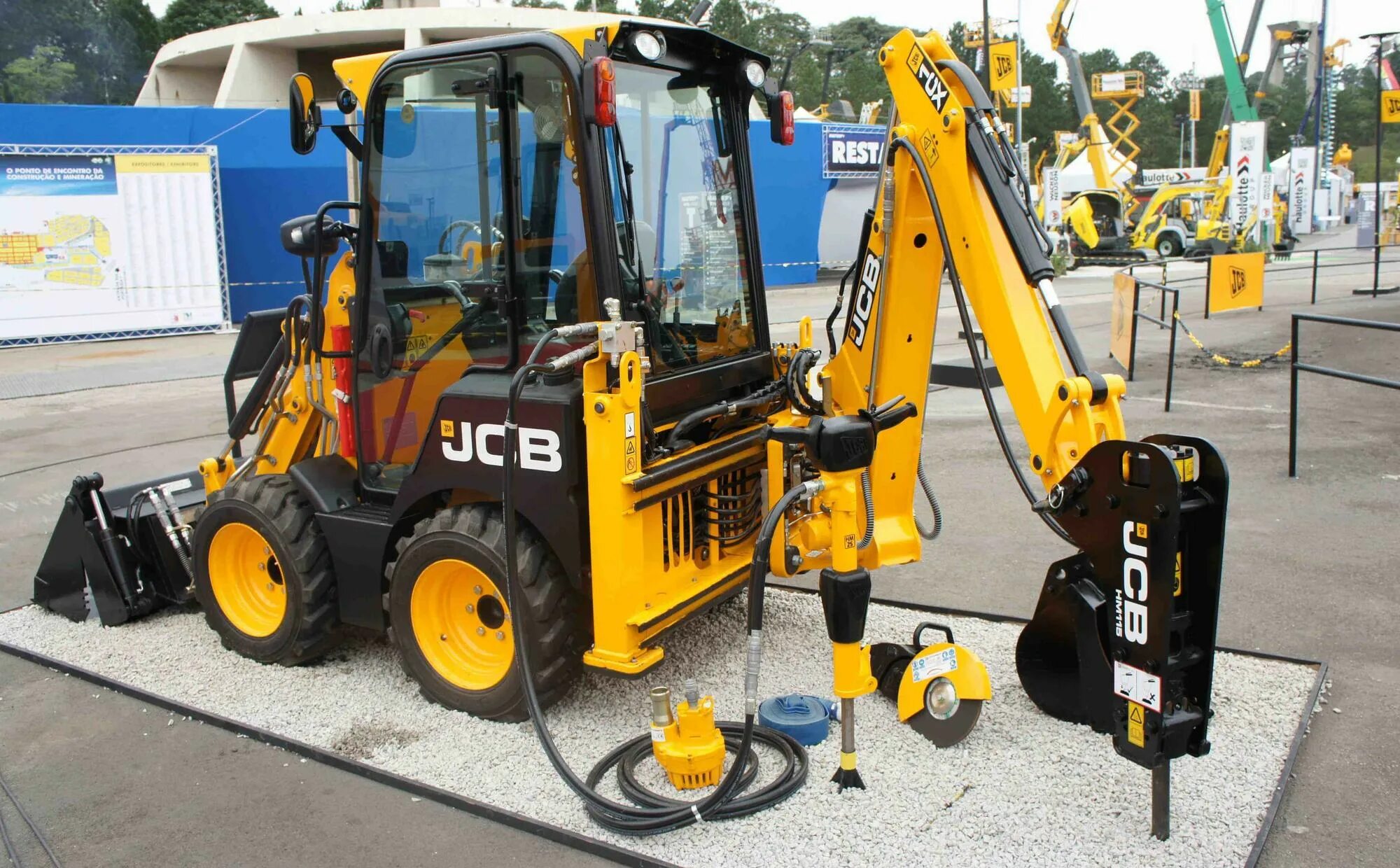 Экскаватор jcb бу. Погрузчик JCB 1cx. JCB 1cx гусеничный. JSB экскаватор 1cx. Мини экскаватор погрузчик JCB 1cx.