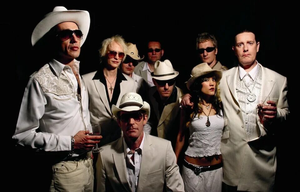 Группа Alabama 3. Группа Alabama 3 альбомы. Музыкальная группа в шляпах. Музыкальная группа a3.