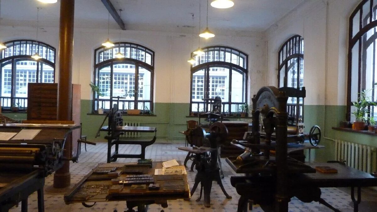 Петербург работа музеев. Музей печати в санкт-петербурге. музей печати спб. музей печати спб фото. комбинат цветной печати.