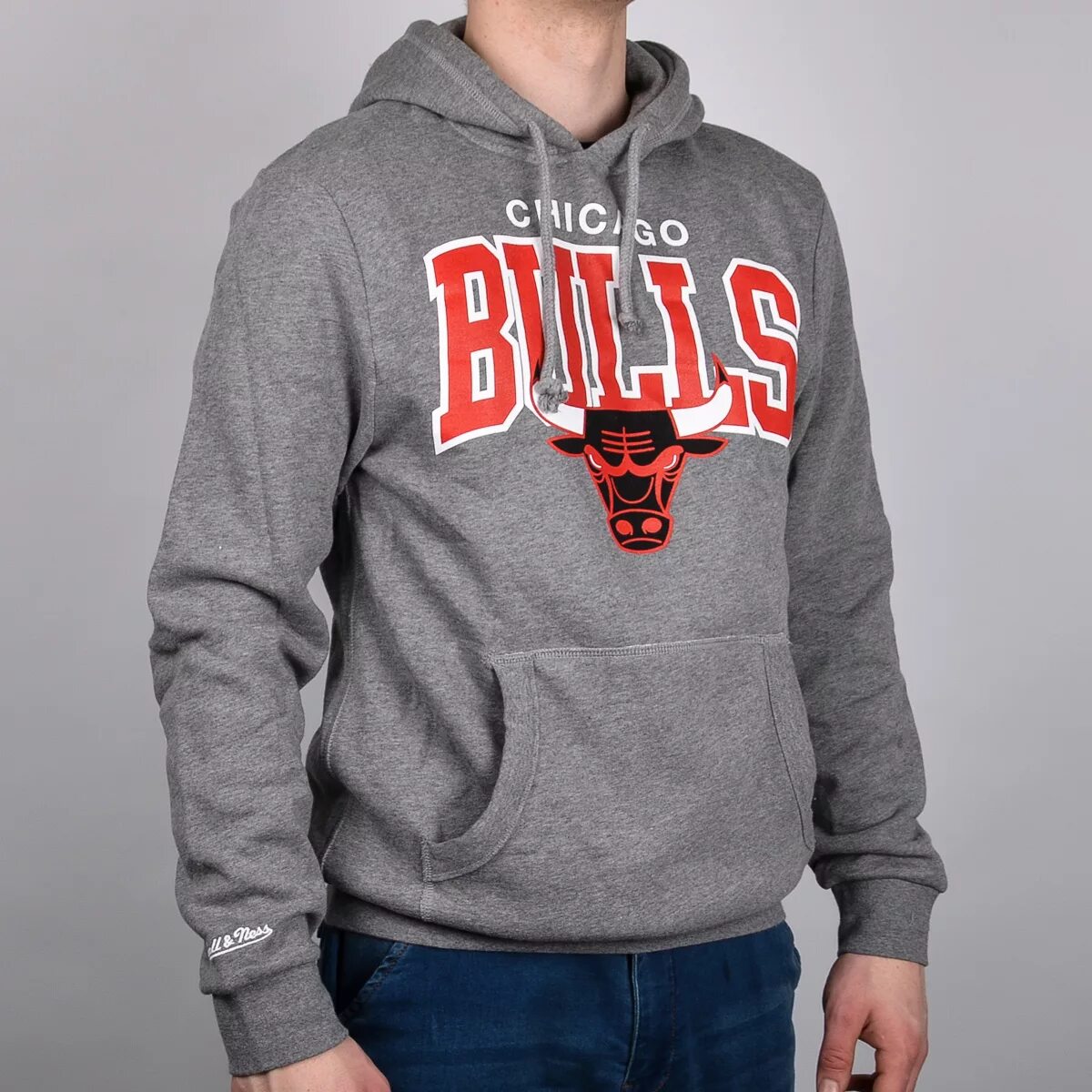 Bulls одежда. Чикаго буллз одежда. mitchell &amp; ness толстовка мужская. худи chicago.