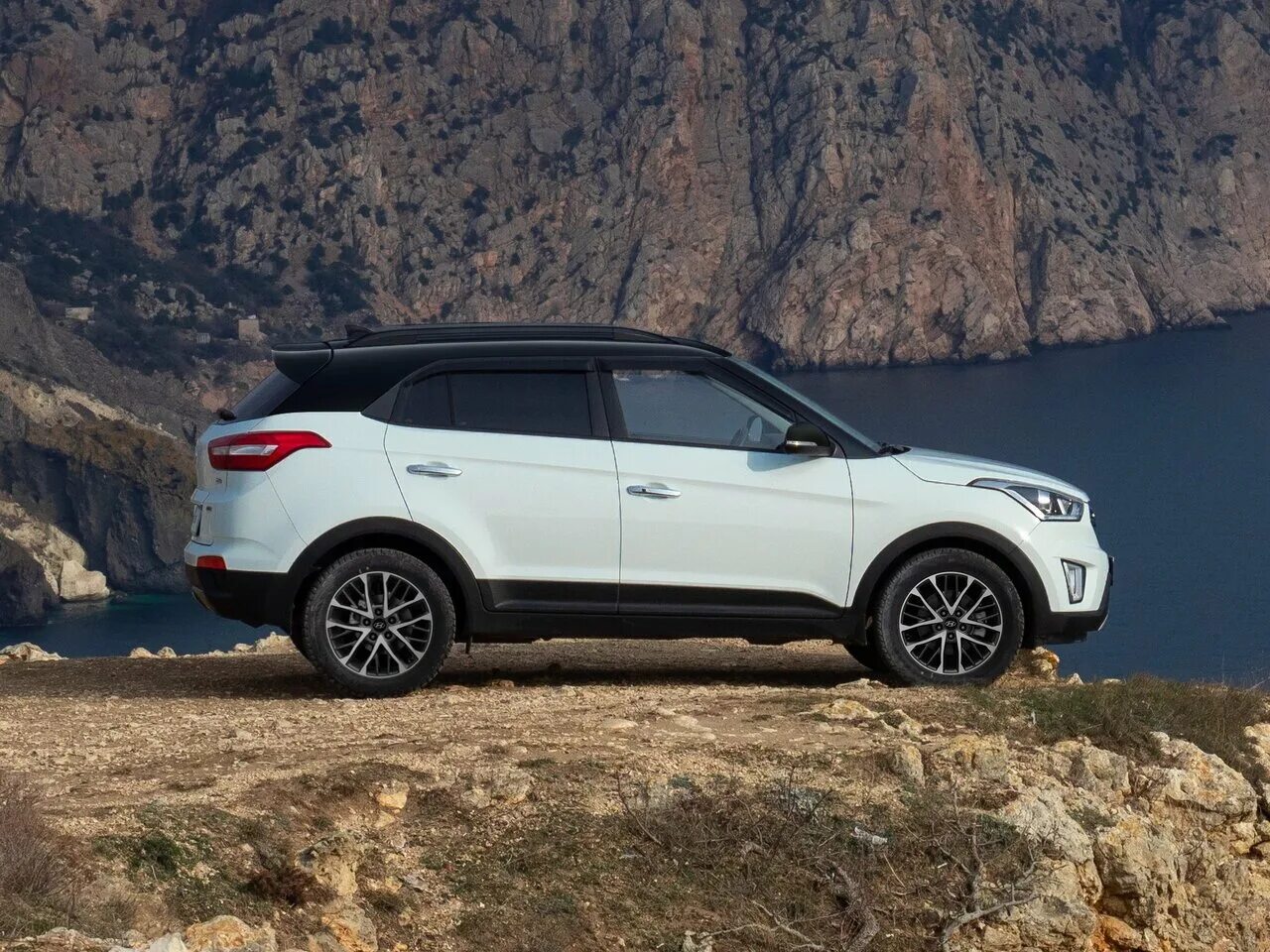 Hyundai creta kia. Хендай Крета. Киа Крета. Хендай кроссовер 2022. Хендай кроссовер 2021.