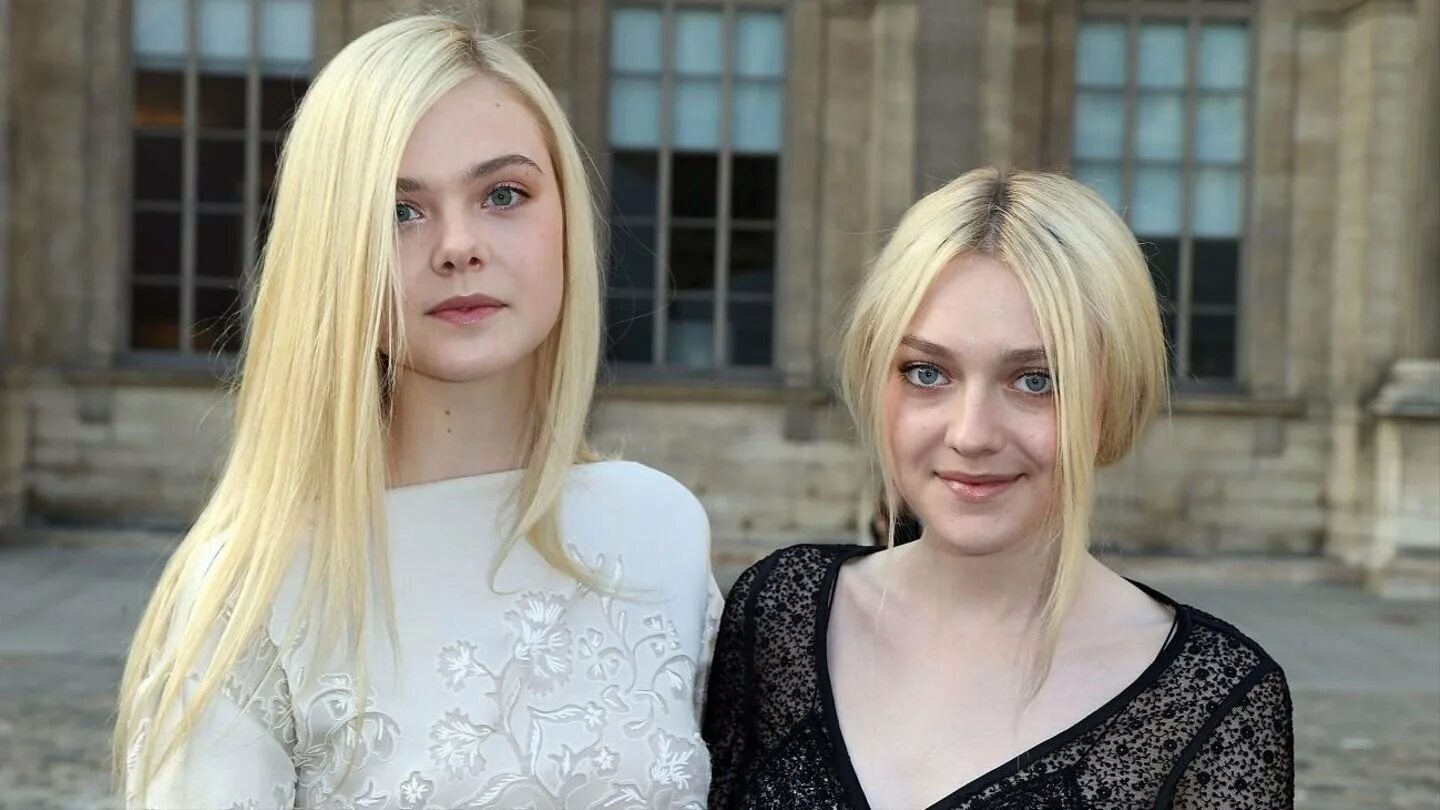 Дакота и эль фаннинг сестры. Эль фаннинг и дакота фаннинг. Дакота фаннинг и ель фаннинг. Эль фаннинг и дакота фаннинг. Эль фаннинг сестра.