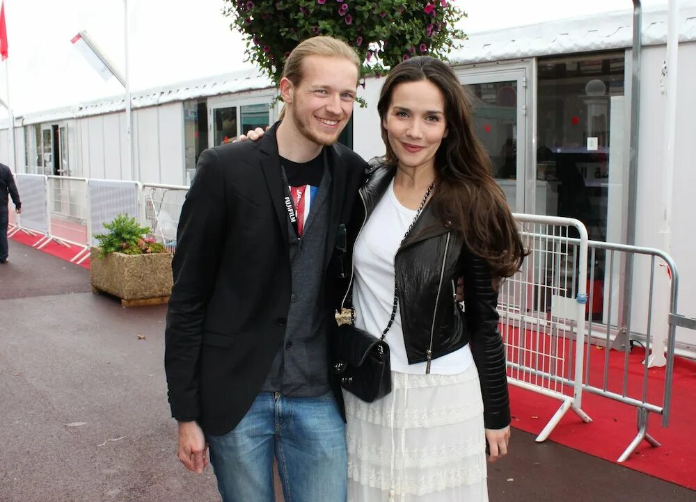 наталья орейро с мужем. муж натальи орейро рикардо мольо. муж натальи орейро рикардо мольо. рикардо мольо и наталья орейро. наталья орейро с мужем.