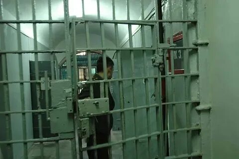 Поднебесный в сизо