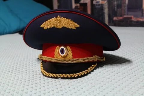 Головные уборы сотрудников полиции