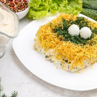 Рецепт салата гнездо глухаря с копченой курицей