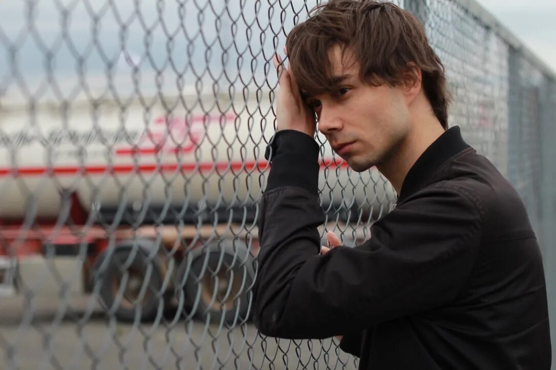 все позади аркадий. исполнитель позади. Behind the scenes группа. Secret discovery группа 1997. летит крузак двухсотый позади крики басоты.