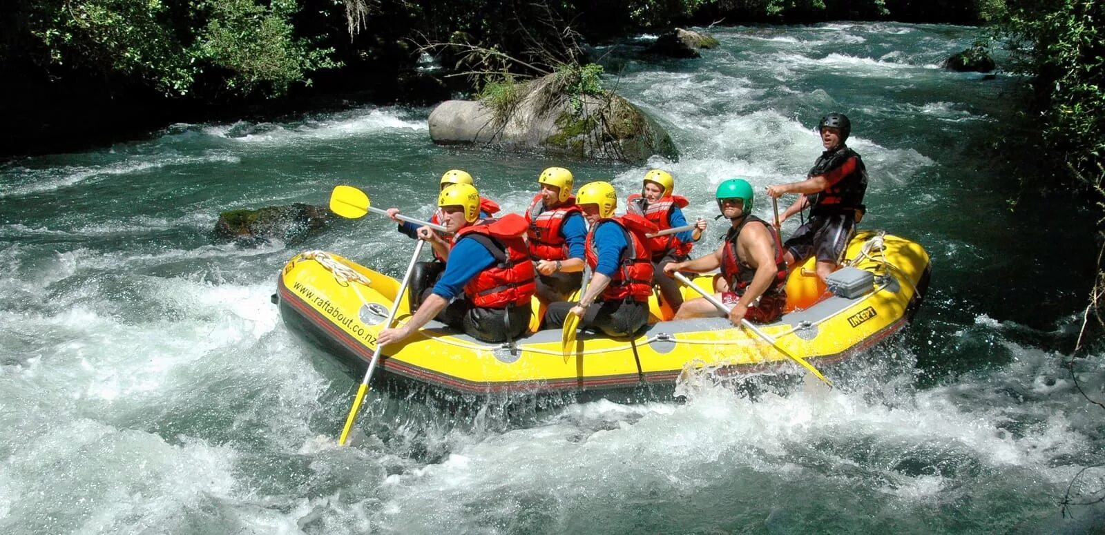 Adventure. Rafting in Rishikesh. Рафтинг на реке сети в Покхаре. Рафтинг история возникновения.