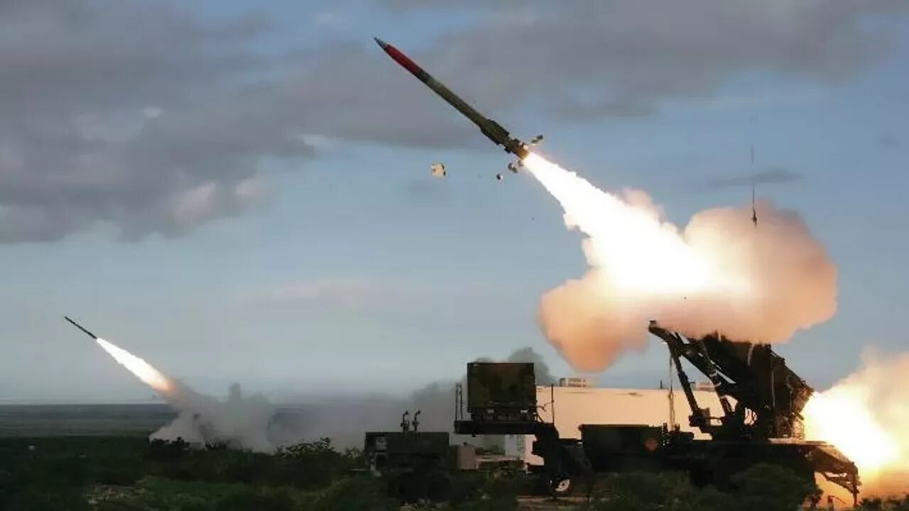 Ракетная атака на орел. Иранские баллистические ракеты. Ракета himars. Ракетная атака на орел. Ракетная атака на орел.