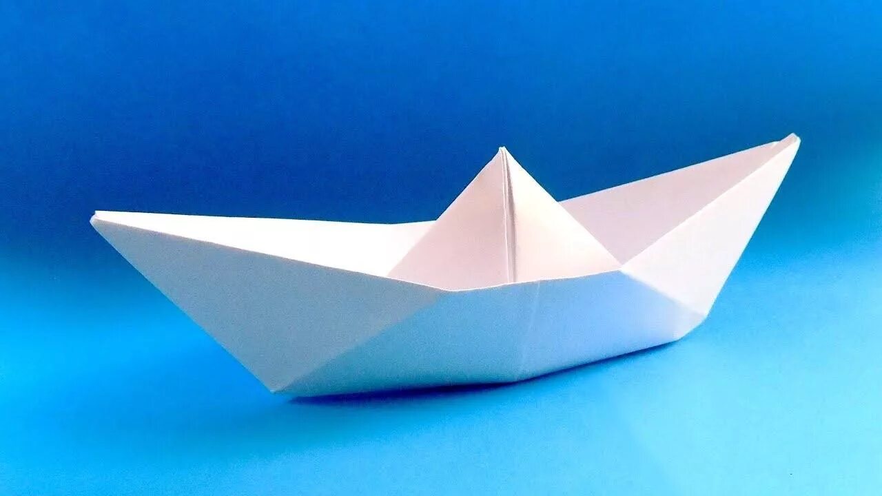 Кораблики из белой бумаги. Оригами кораблик. Бумажный корабль. Бумажная лодка. Оригами парусник
