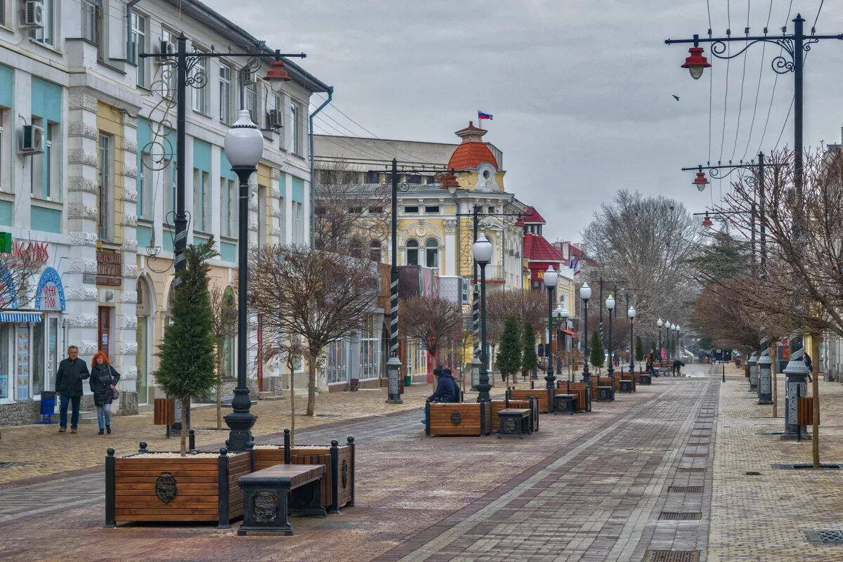 Симферополь панорама. Железнодорожный вокзал симферополь. Симферополь арбат. Крым город симферополь. Жд вокзал симферополь.