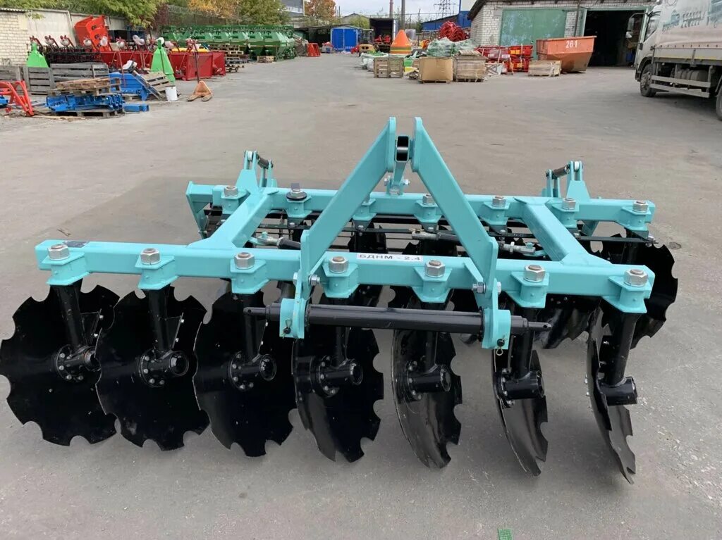 Дисковая борона отзывы. Бдф-2,4 дисковая борона. Борона bomet 1. Дисковая борона 1bqx1. Strumyk.