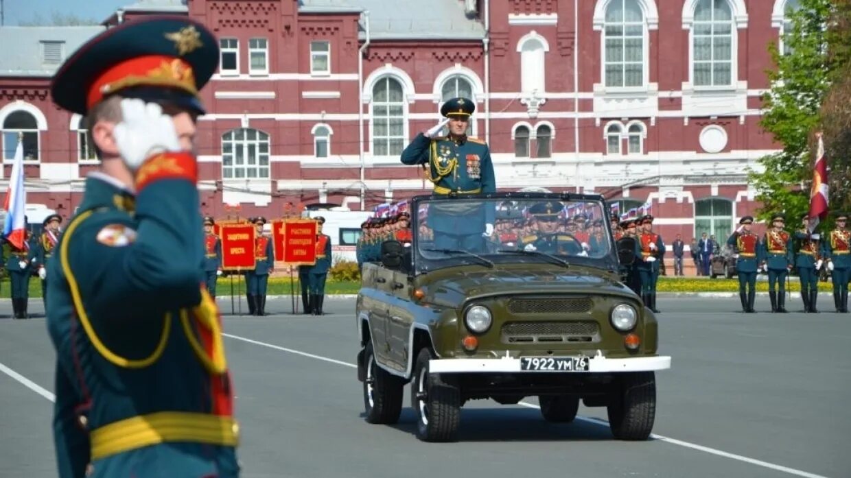 Командовать парадом какой. Саратов парад 9 мая 2021. Парад Победы в Саратове. Парад 9 мая автопробег. Парад 9 мая Саратов.