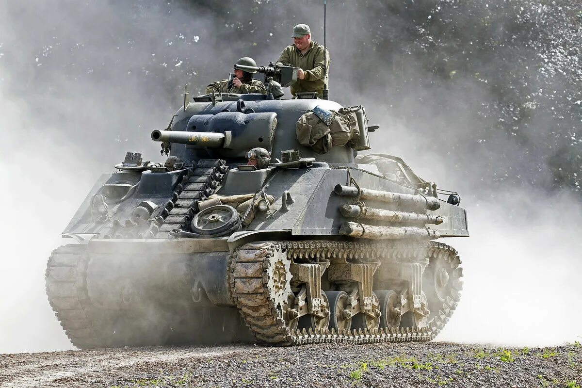 Скрежет танков. М4 Шерман. Американский танк "Шерман". Танк Шерман м4а2. Американский танк м4.