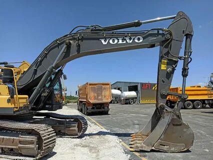 Volvo 220 экскаватор