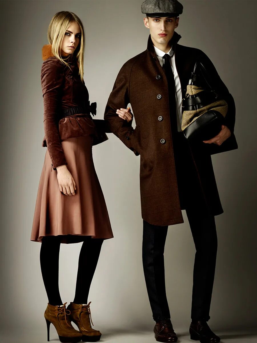 Стиль Барбери. Burberry Prorsum. Бербери pre Fall 23. Burberry английский стиль. Моды британия