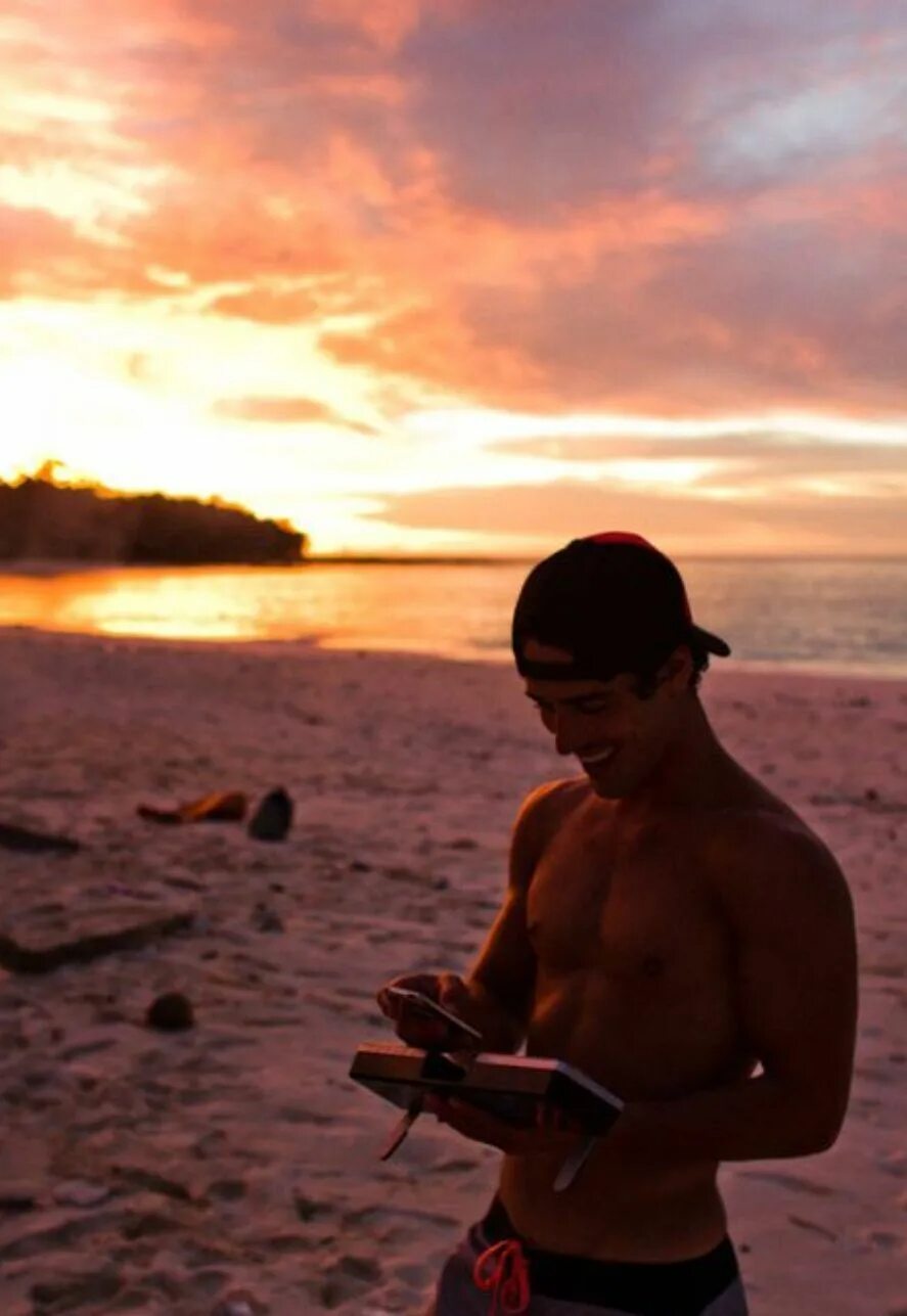 Хибари кёя и рокудо мукуро. Iu певица и ее парень. Чон айю. Хорхе тиктокер. Iu певица и ее парень.