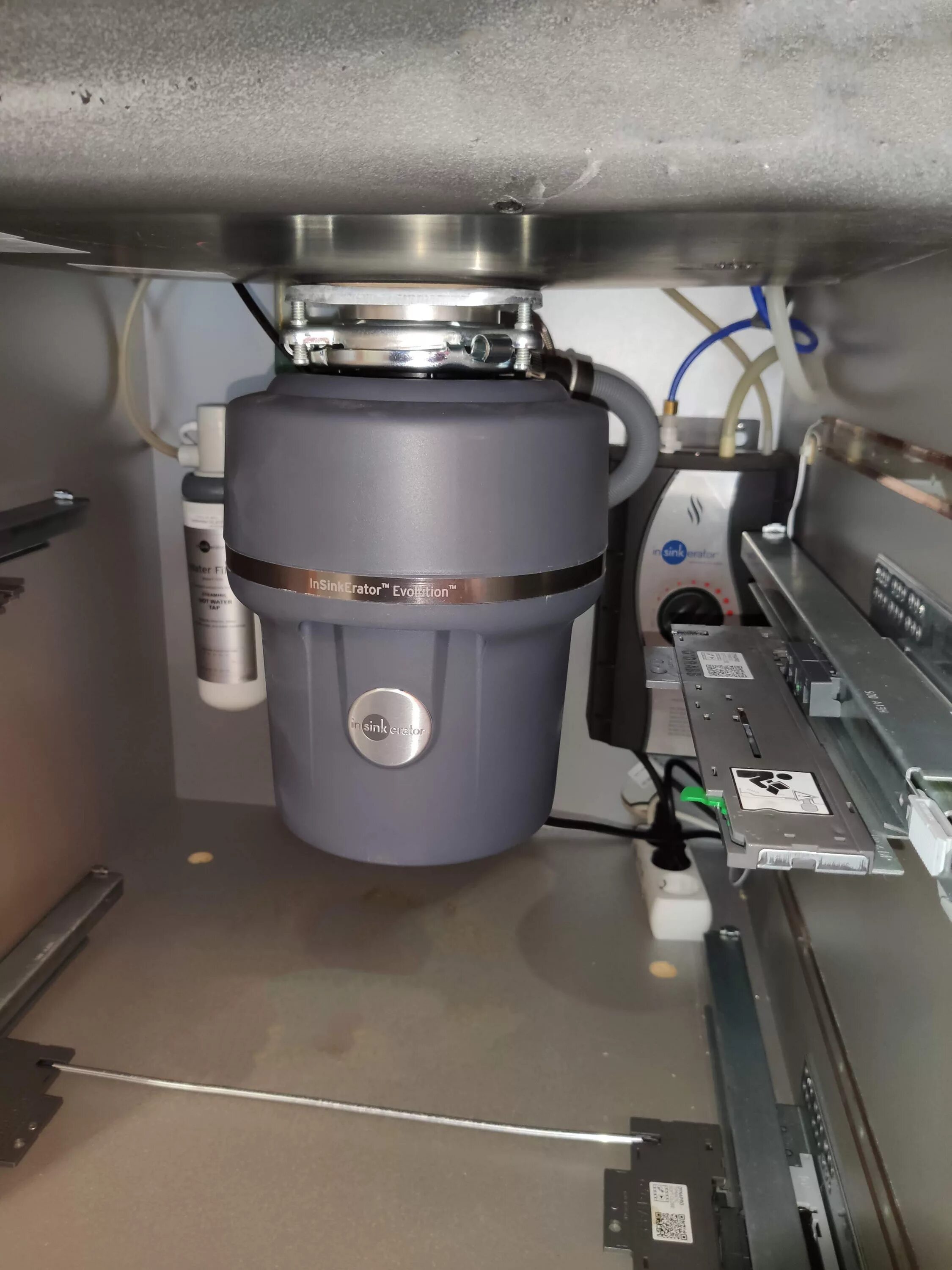 Измельчитель отходов insinkerator. Измельчитель пищевых отходов sink erator 100. измельчитель insinkerator evolution 100. измельчитель пищевых отходов insinkerator. бытовой измельчитель in sink erator ise evolution 100 серый.
