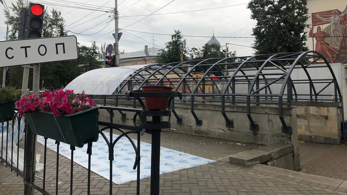 Ремонт великов великий новгород. Козырьки из цельного поликарбоната. подземный переход великие луки. новая набережная великий новгород. необычное в великом новгороде.