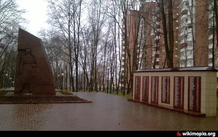 Главная улица красногорска. Красногорск центральная улица. Красногорск, ул. Мемориальный комплекс победы на улице циолковского в красногорске. Красногорск улица пионерская.