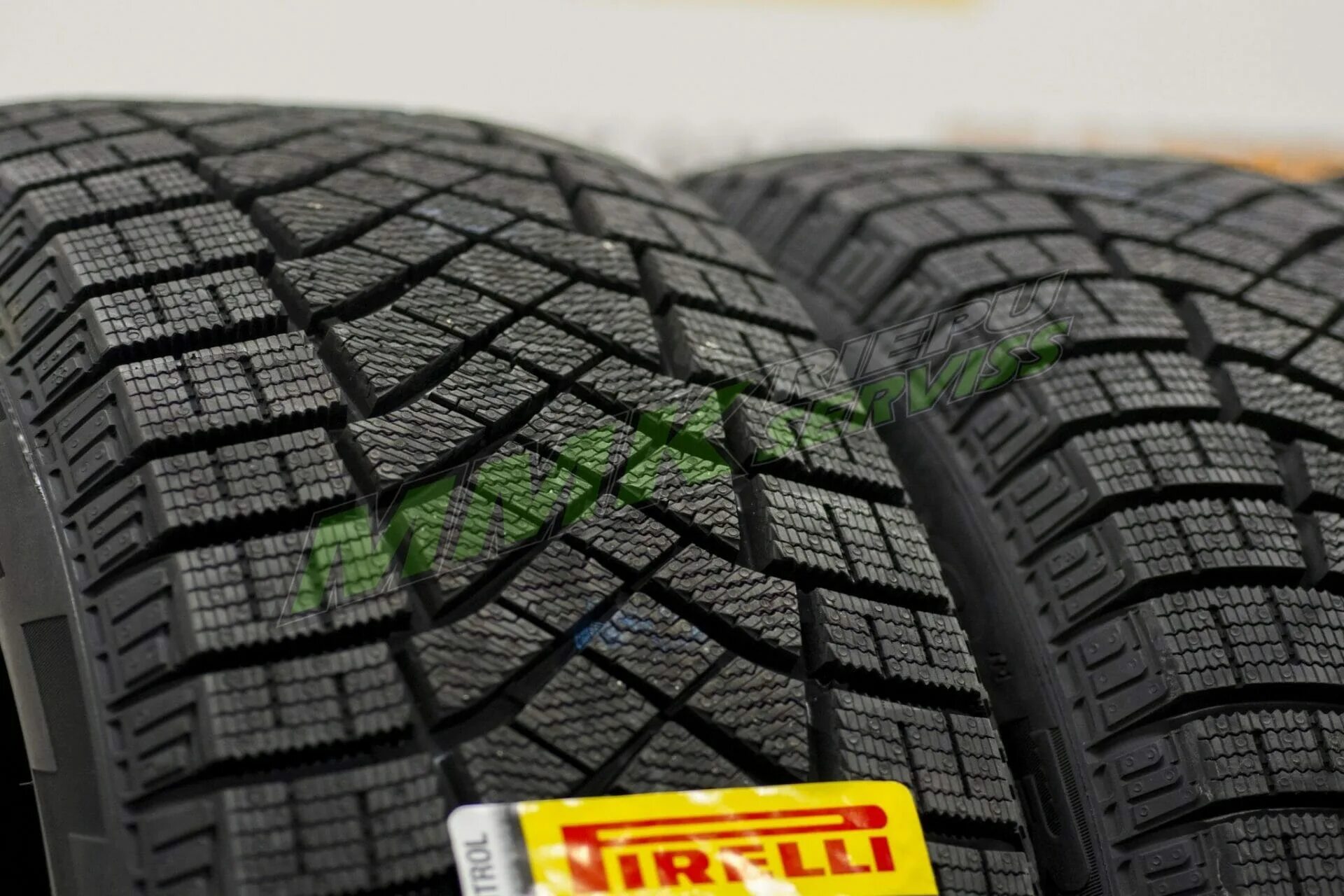 Резина зимняя нешипованные цена. Pirelli Ice Zero fr 215/65 r16. Pirelli Ice Zero fr 225/65 r17. Pirelli (Пирелли) Ice Zero fr. 215/65/17 Pirelli Ice Zero fr.