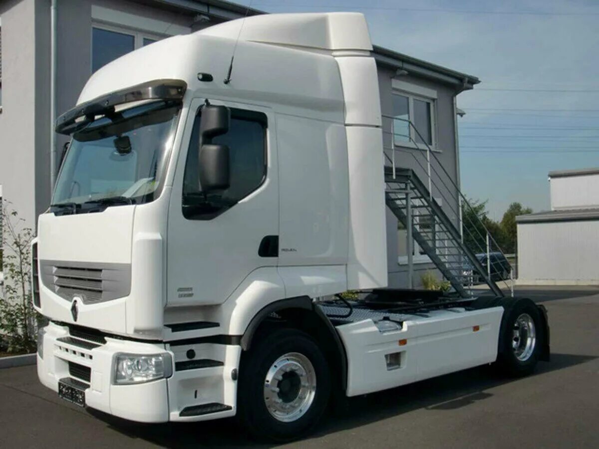 Купить б/у Renault Premium дизель механика в Ростове-на-Дону: белый 2012 года на
